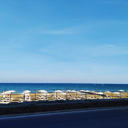 Mackenzie Beach Hotel Larnaca Luaran gambar