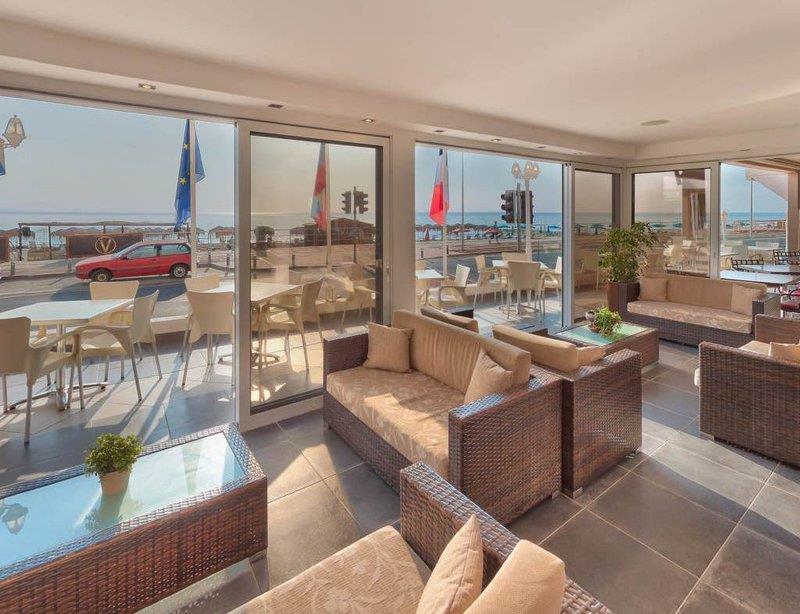 Mackenzie Beach Hotel Larnaca Dalaman gambar
