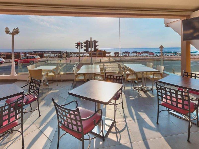 Mackenzie Beach Hotel Larnaca Dalaman gambar