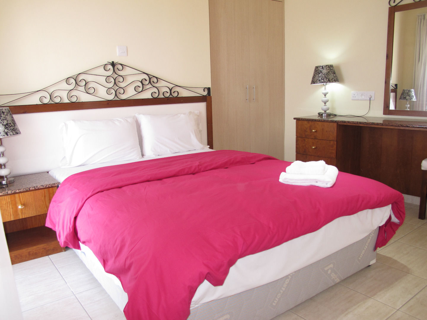 Mackenzie Beach Hotel Larnaca Bilik gambar
