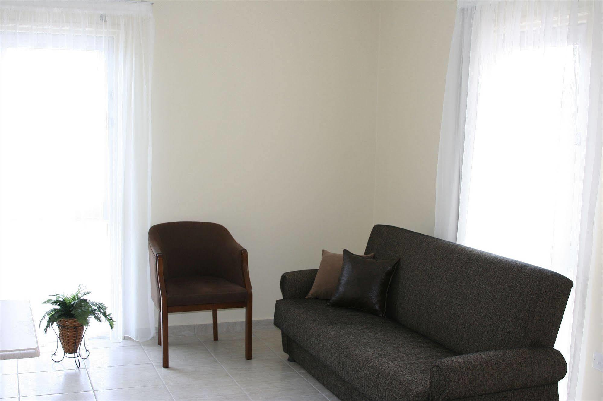 Mackenzie Beach Hotel Larnaca Bilik gambar