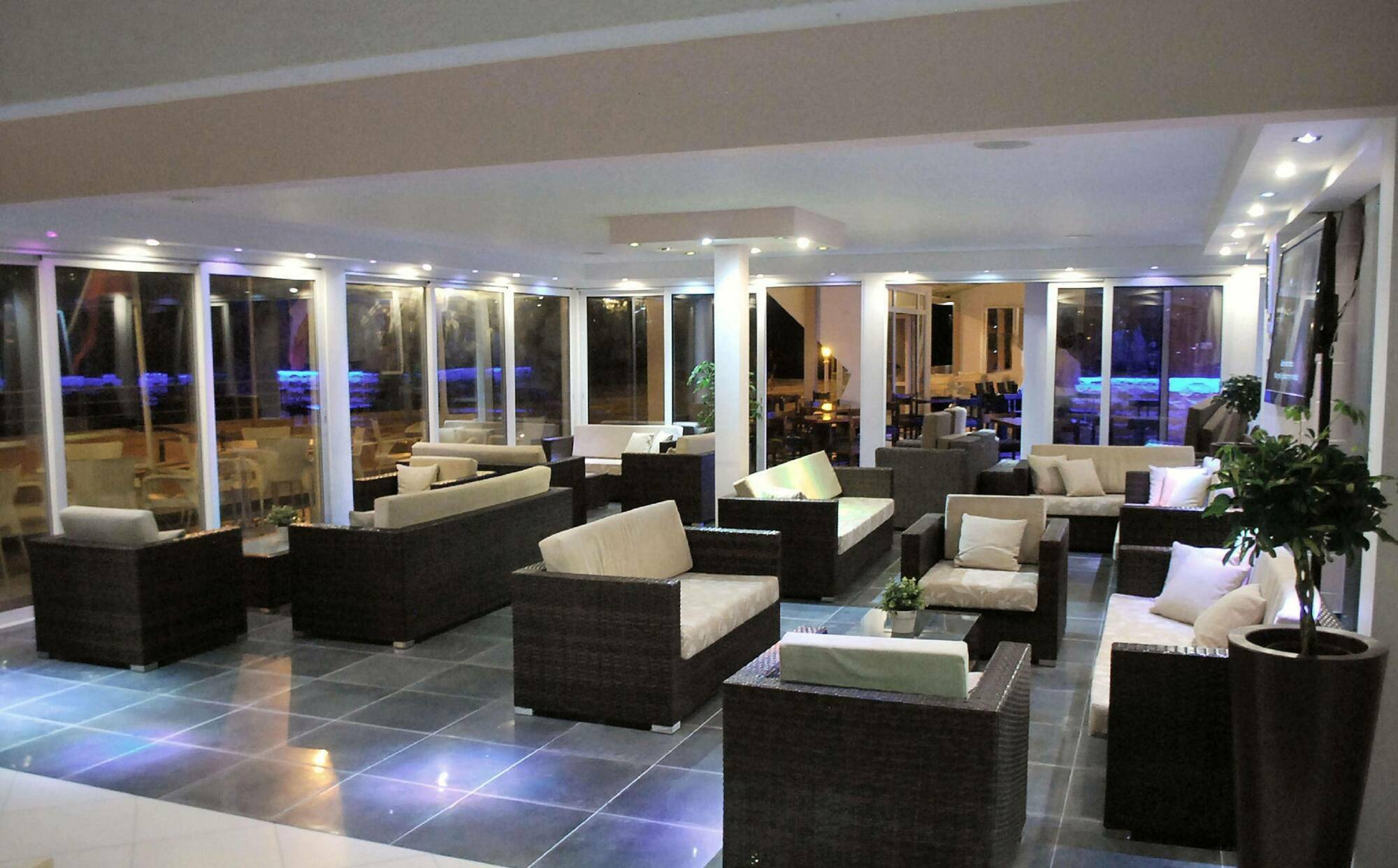 Mackenzie Beach Hotel Larnaca Luaran gambar