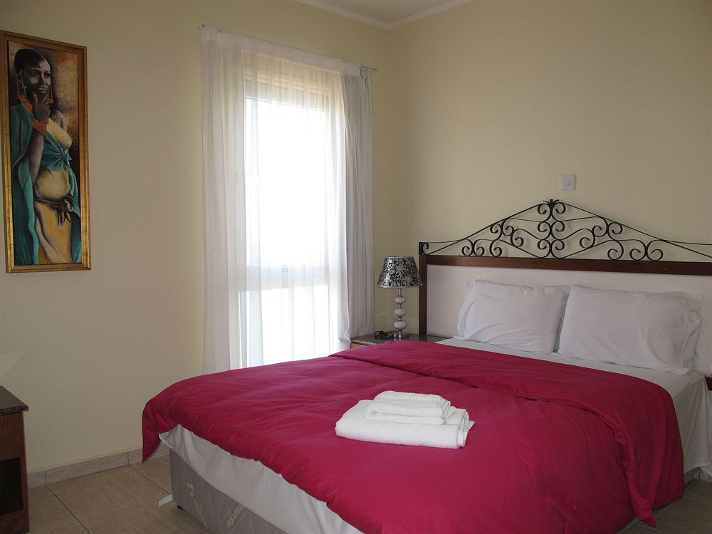 Mackenzie Beach Hotel Larnaca Bilik gambar